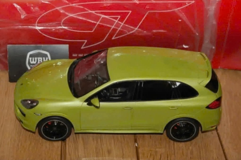 1:18 PORSCHE CAYENNE GTS green GT spirit GT020A in box WRH, Hobby en Vrije tijd, Modelauto's | 1:18, Verzenden, Zo goed als nieuw