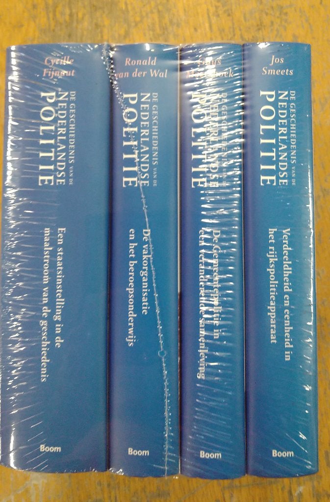 diverse boeken over de politie, Ophalen, Zo goed als nieuw, Juridisch en Recht, Nederland