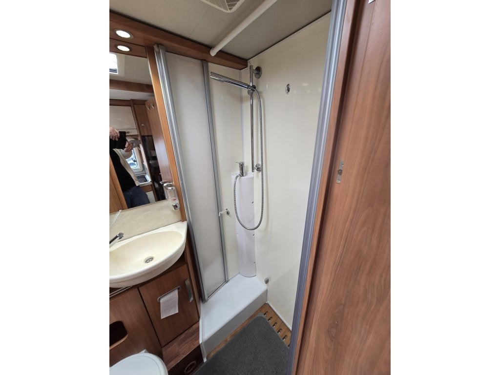 Foto 21 van Hymer B 588 in top staat 2014 met Levelsysteem