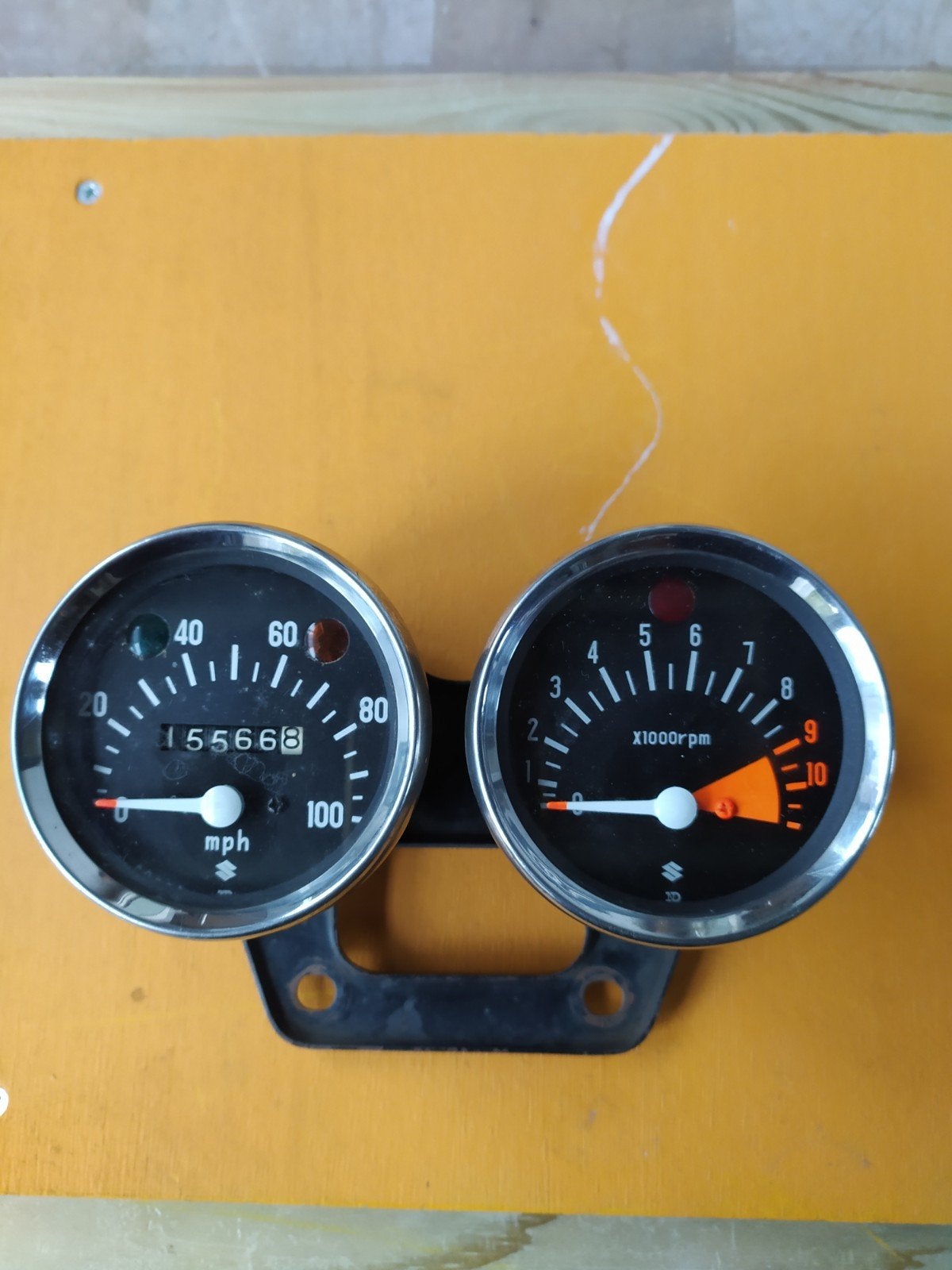 zeldzaam setje meters ,zoldervonds, Suzuki 100 cc van 1970 ?, Motoren, Ophalen