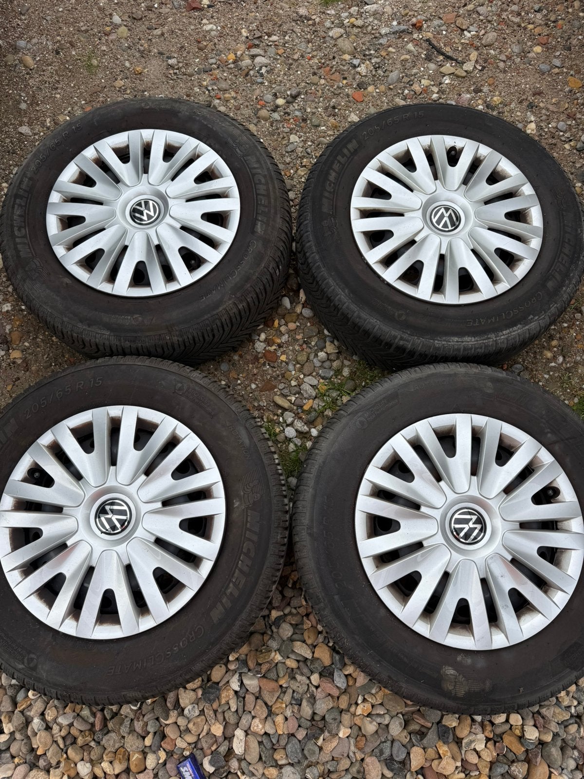 Caddy cargo stalen velgen met wieldoppen allseason banden, Auto diversen, Ophalen of Verzenden, Zo goed als nieuw