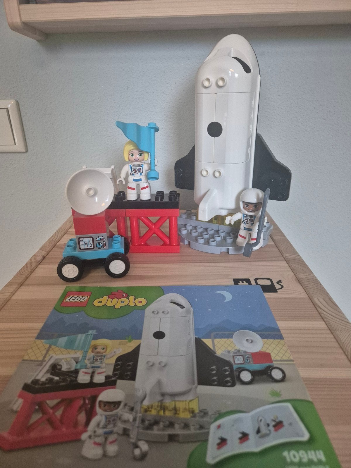 Duplo space shuttle met accessoires, Kinderen en Baby's, Speelgoed | Duplo en Lego, Ophalen of Verzenden, Zo goed als nieuw, Duplo