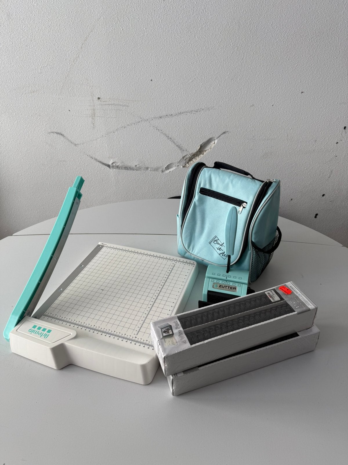 Zutter Bind-it-All & Artemio papiersnijder set, Hobby en Vrije tijd, Verzenden, Zo goed als nieuw