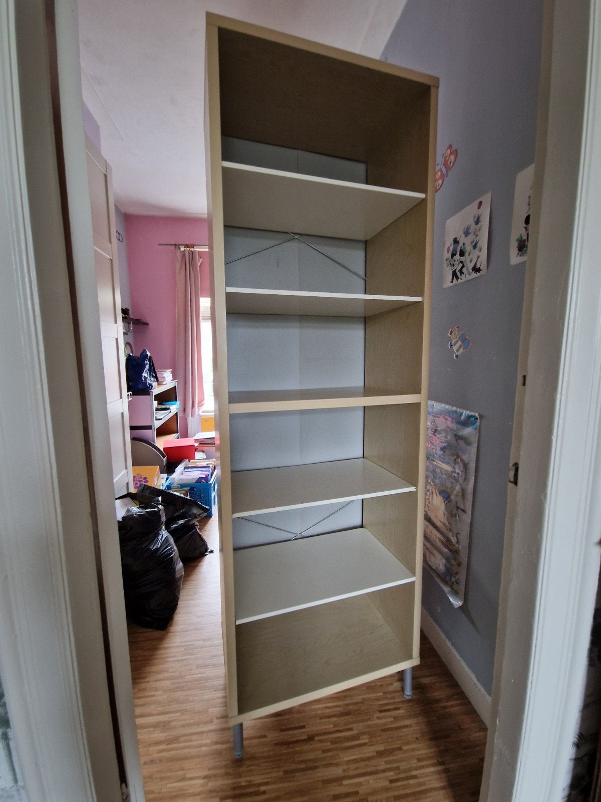 Hoge smalle boekenkast met verstelbare planken, Ophalen, Met plank(en), Minder dan 50 cm, Gebruikt