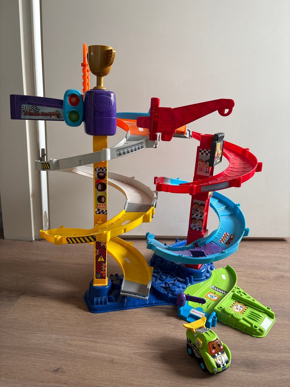 VTech Toet Toet Auto's Tornado Stuntpark Racebaan, Kinderen en Baby's, Speelgoed | Vtech, Ophalen, Zo goed als nieuw, 2 tot 4 jaar