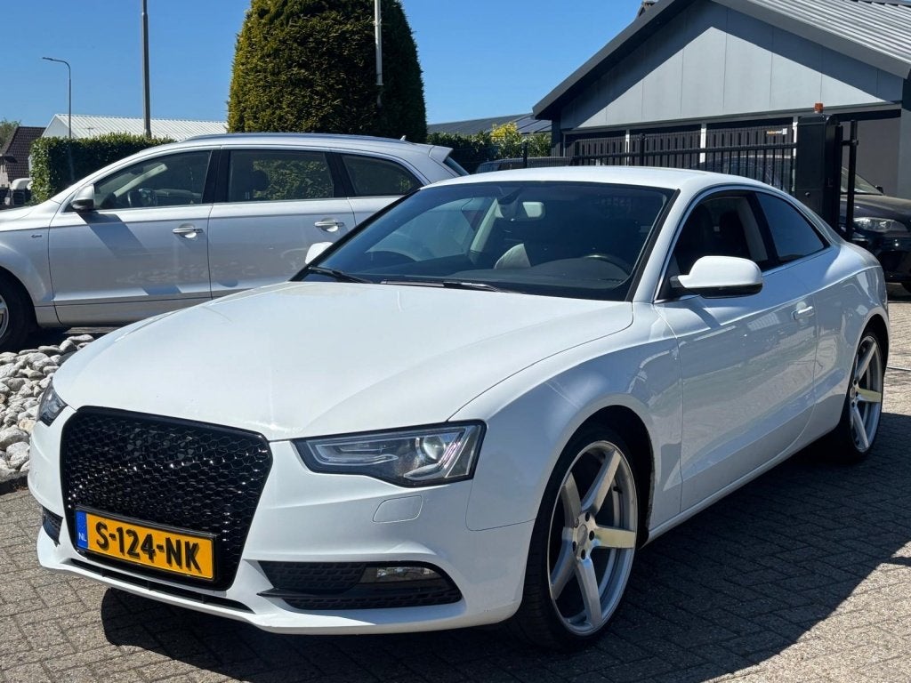 Audi A5 Coupé 1.8 Benzine Coupe Wit 2012 Facelift Xenon / L, Auto's, Audi, Euro 5, Gebruikt, 4 cilinders, 4 stoelen