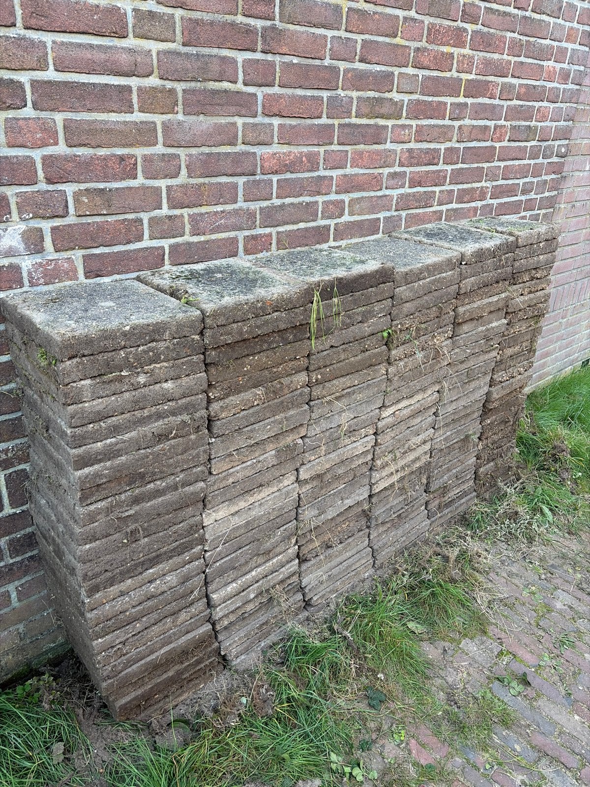 Gratis stoeptegels 30x30 cm - circa 500 stuks, Ophalen, Gebruikt, 10 m² of meer, Beton