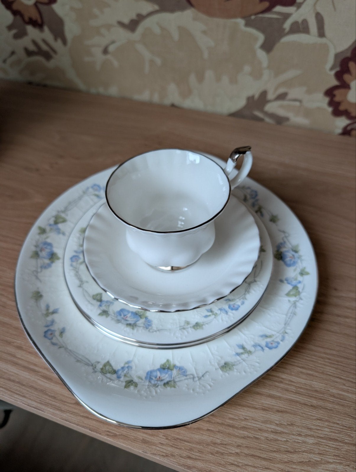Royal Albert For All Seasons & Chantilly, Ophalen, Gebruikt, Klassiek, Bord(en)