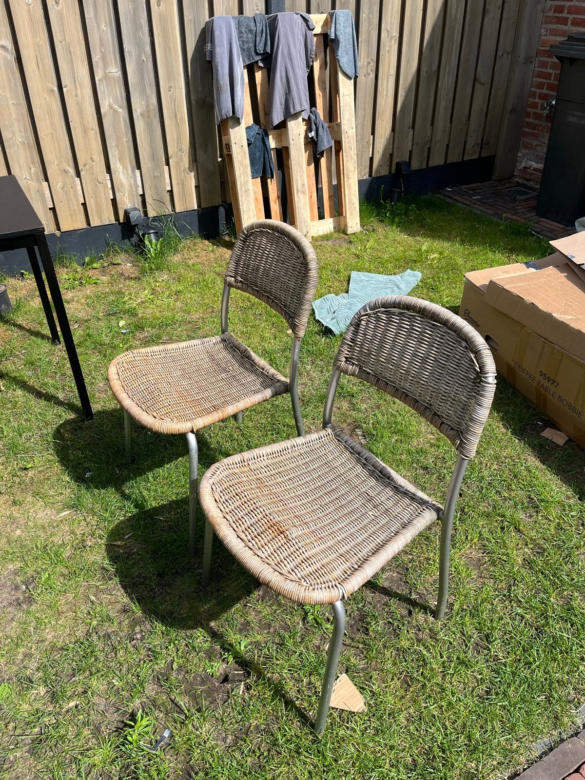 4 rieten stoelen GRATIS, Huis en Inrichting, Stoelen, Ophalen, Gebruikt, Twee, Overige kleuren