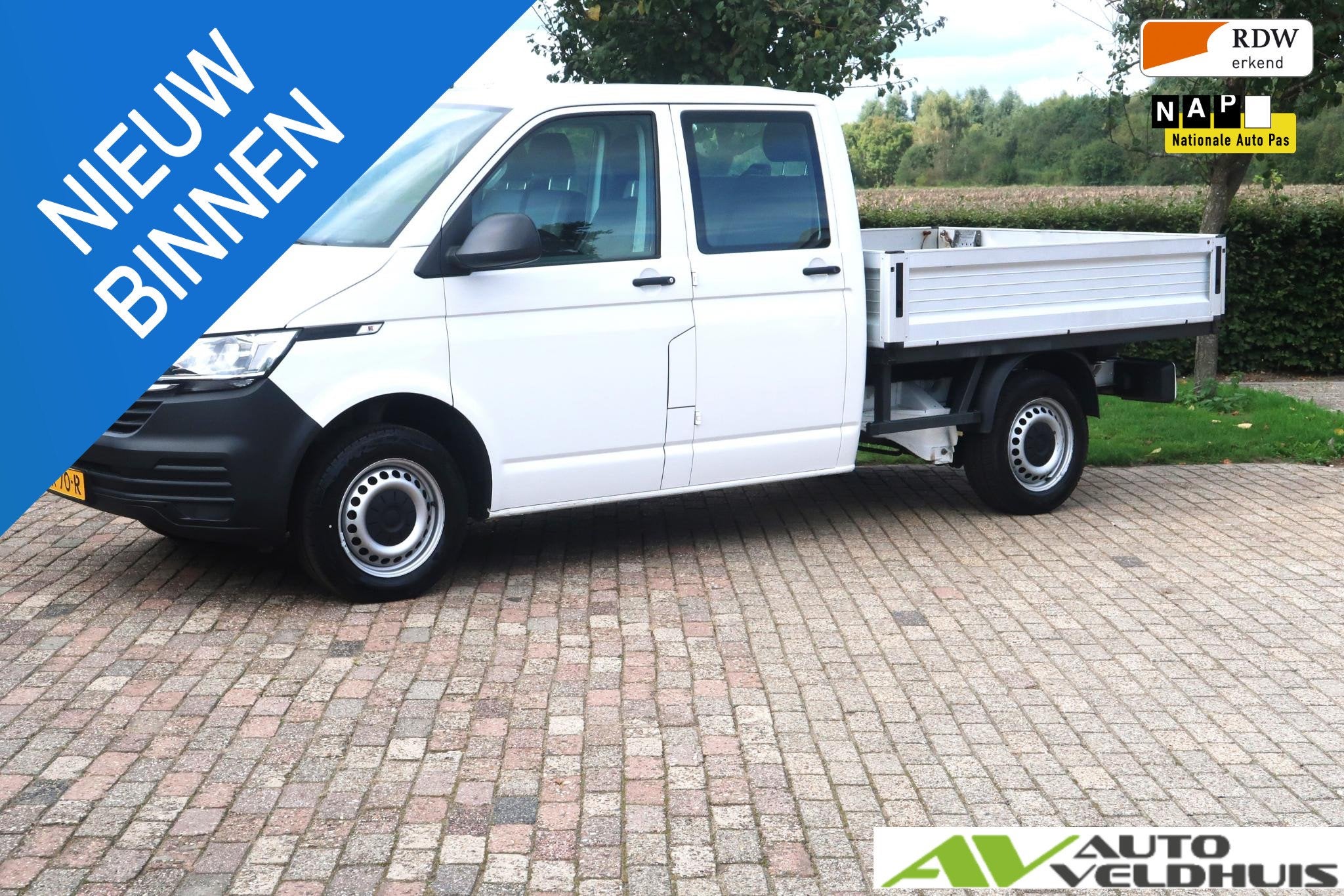 Volkswagen Transporter 2.0 TDI L2H1 DC 28 Comfortline 6 pers, Voorwielaandrijving, Dealer onderhouden, 15 km/l, Gebruikt