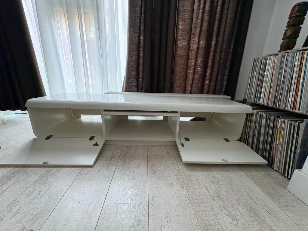 Wit dressoir met deuren, Ophalen, Overige materialen, Gebruikt, 100 tot 150 cm