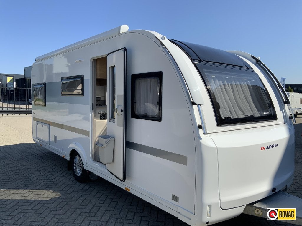 Adria Adora 542 UL, Caravans en Kamperen, Rondzit, Bedrijf, Adria, 6 tot 7 meter