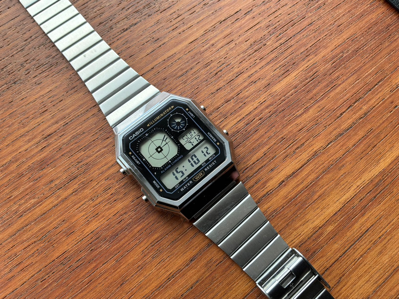 casio illuminator wr alarm chrono lcd horloge, Ophalen, Staal, Polshorloge, Zo goed als nieuw