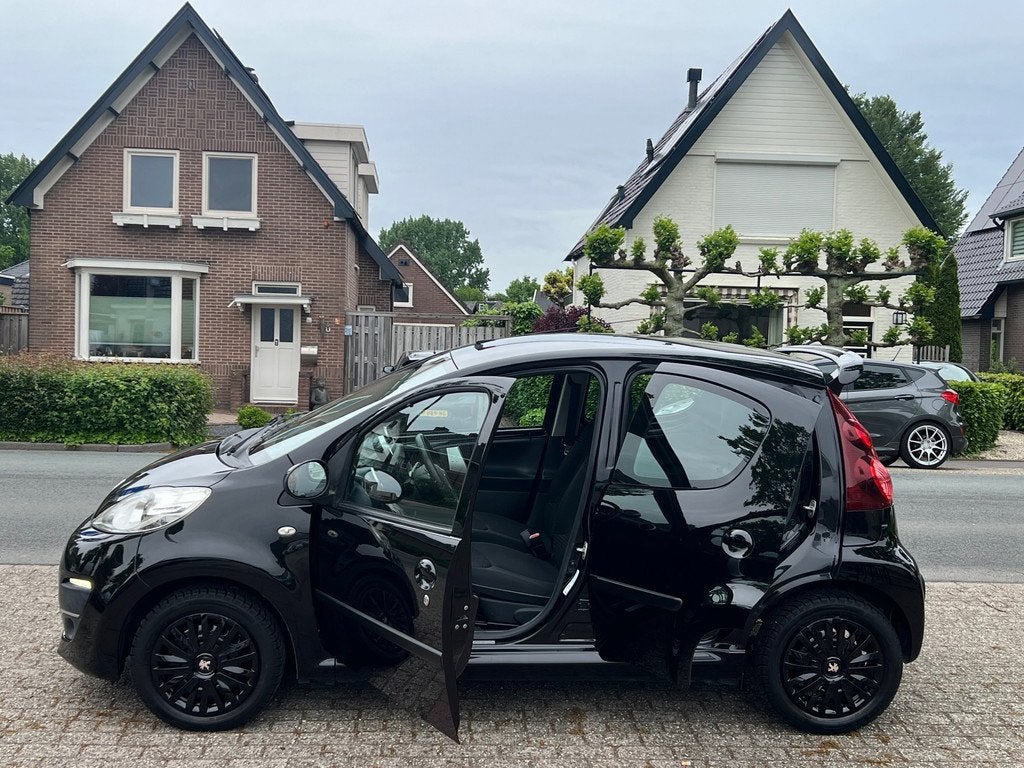Peugeot 107 1.0 Exclusive NL-AUTO-NAP, Voorwielaandrijving, Euro 5, Stof, Gebruikt