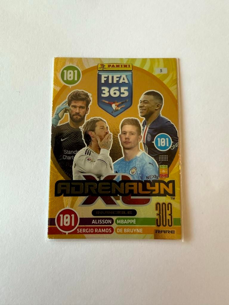 Panini FIFA 365 Adrenalyn XL Invincible Voetbalkaart, Verzamelen, Sportartikelen en Voetbal, Zo goed als nieuw, Spelerskaart, Buitenlandse clubs