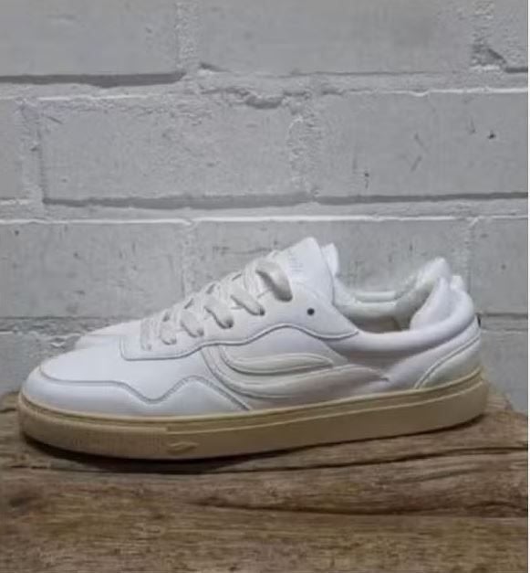 Genesis - Mooie herensneakers maat 47 - Nieuw €140, Wit, Nieuw, Ophalen of Verzenden, Sneakers of Gympen