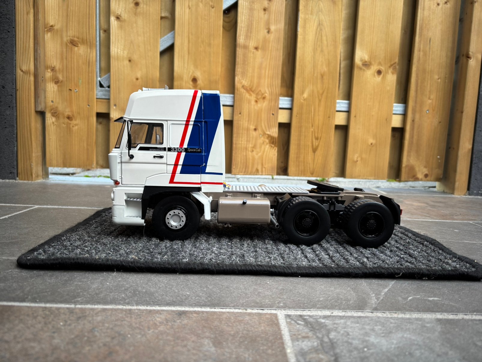 Road Kings DAF 3300 Space Cab 6x4 1:18 Limited Edition 700, Hobby en Vrije tijd, Modelauto's | 1:18, Ophalen of Verzenden, Zo goed als nieuw