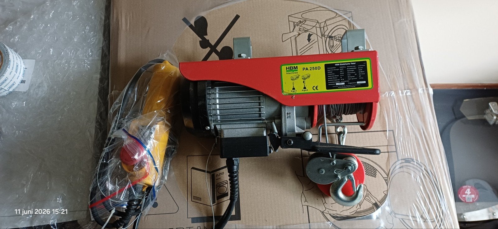 ELEKTRISCH TAKEL TOT 250 KG, Doe-het-zelf en Verbouw, Lieren en Takels, Ophalen, Zo goed als nieuw, Elektrisch