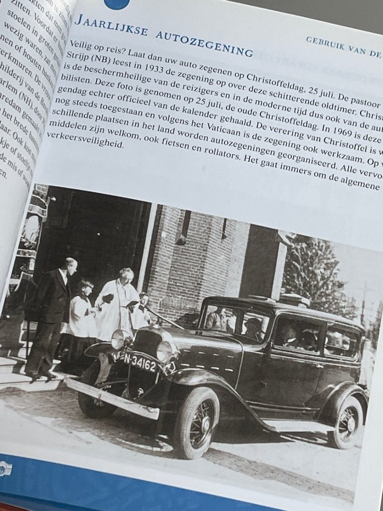 Het Kerken Boek - 350 afbeeldingen (Waanders 2009), Boeken, Ophalen of Verzenden, Zo goed als nieuw, Christendom | Katholiek