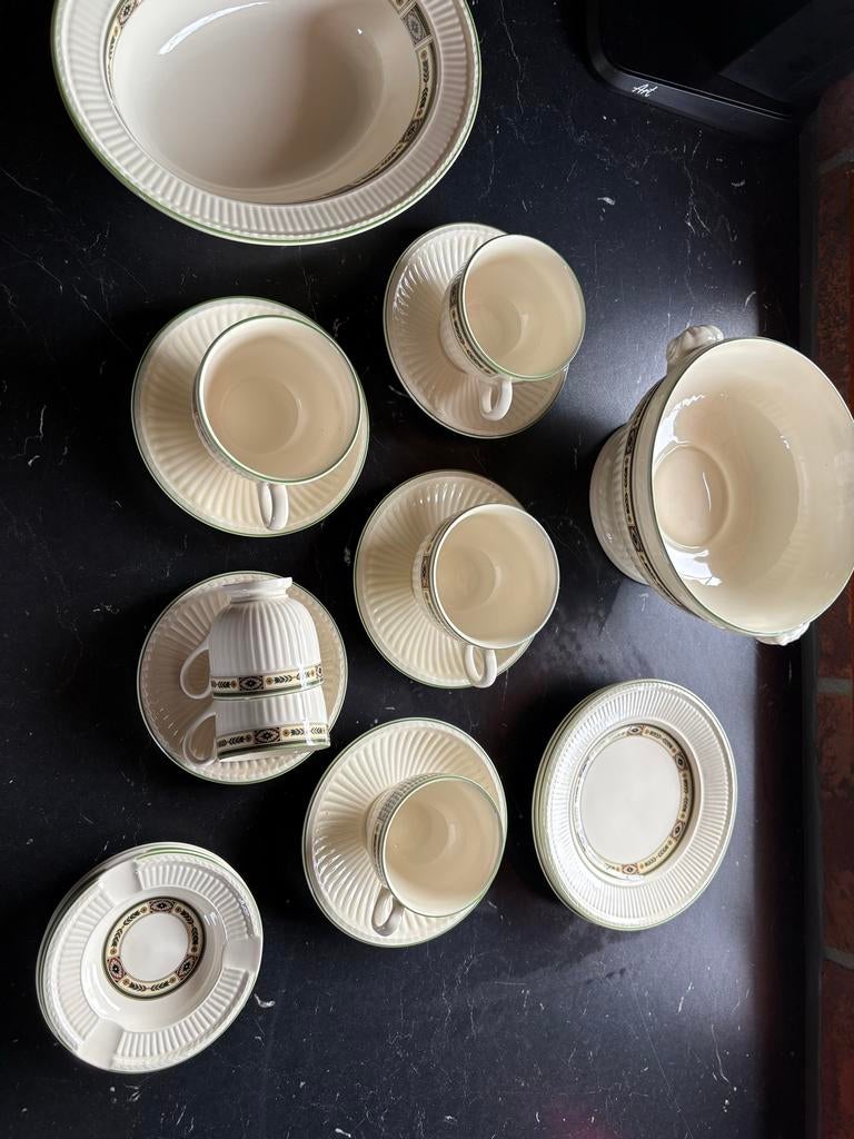 WEDGWOOD CARLTON, Huis en Inrichting, Keuken | Servies, Ophalen of Verzenden, Zo goed als nieuw, Keramiek, Compleet servies