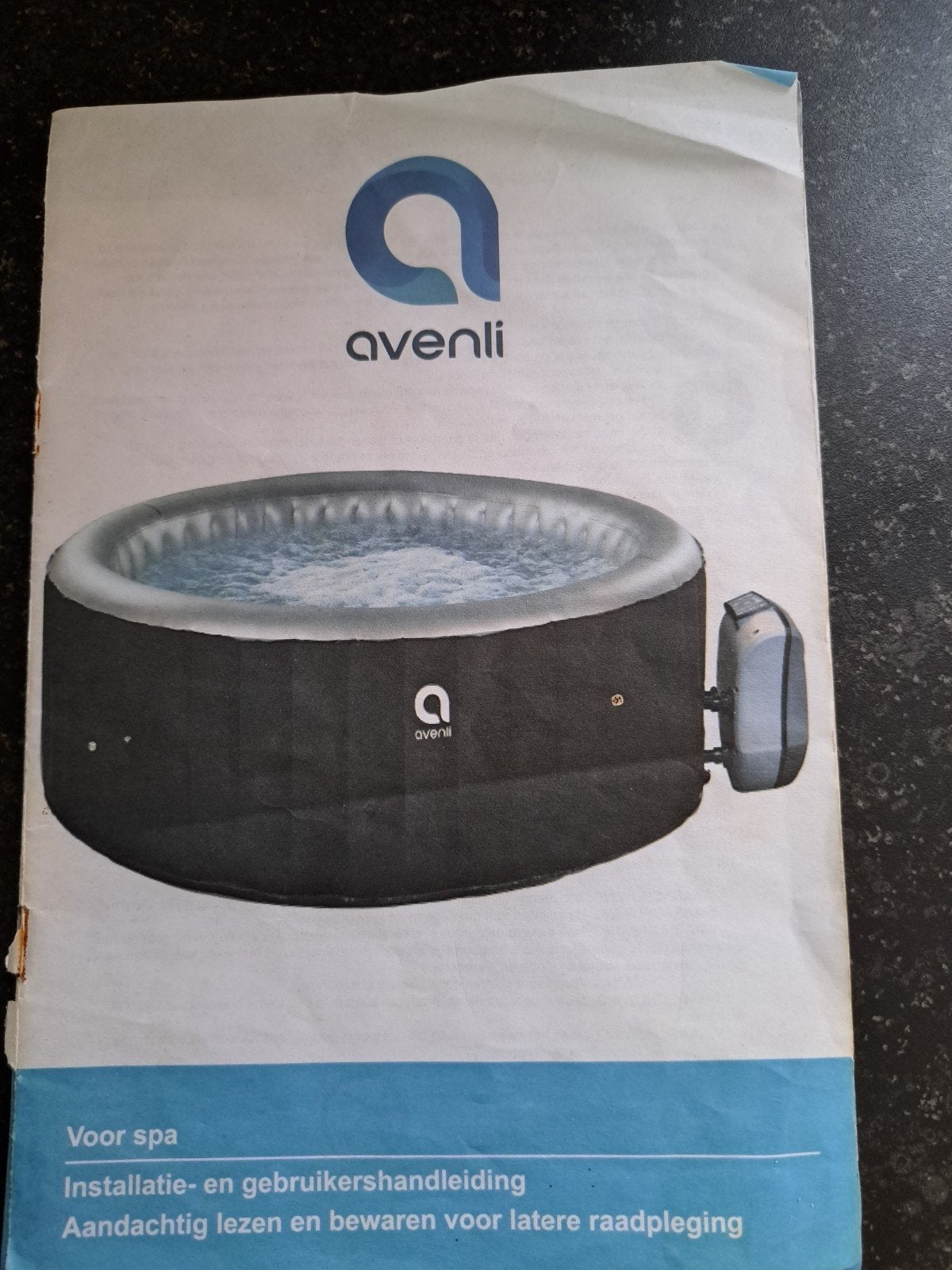Avenli Opblaasbare Spa/Jacuzzi met Accessoires, Ophalen, Gebruikt, Filter, Opblaasbaar