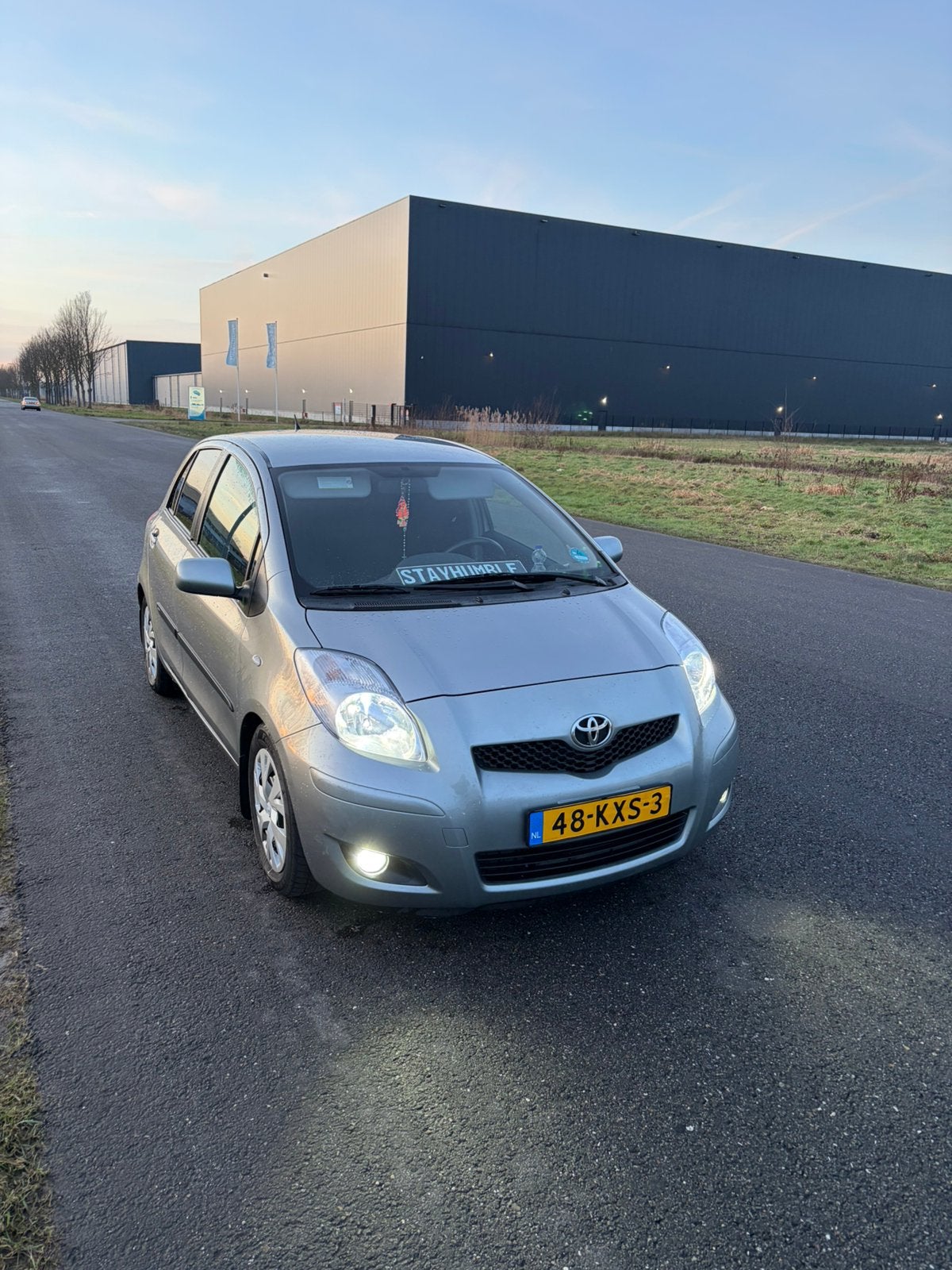 Toyota Yaris 1.3 16V Vvt-i 5DR 2010 Grijs, Voorwielaandrijving, 1025 kg, 40 €/maand, 4 cilinders
