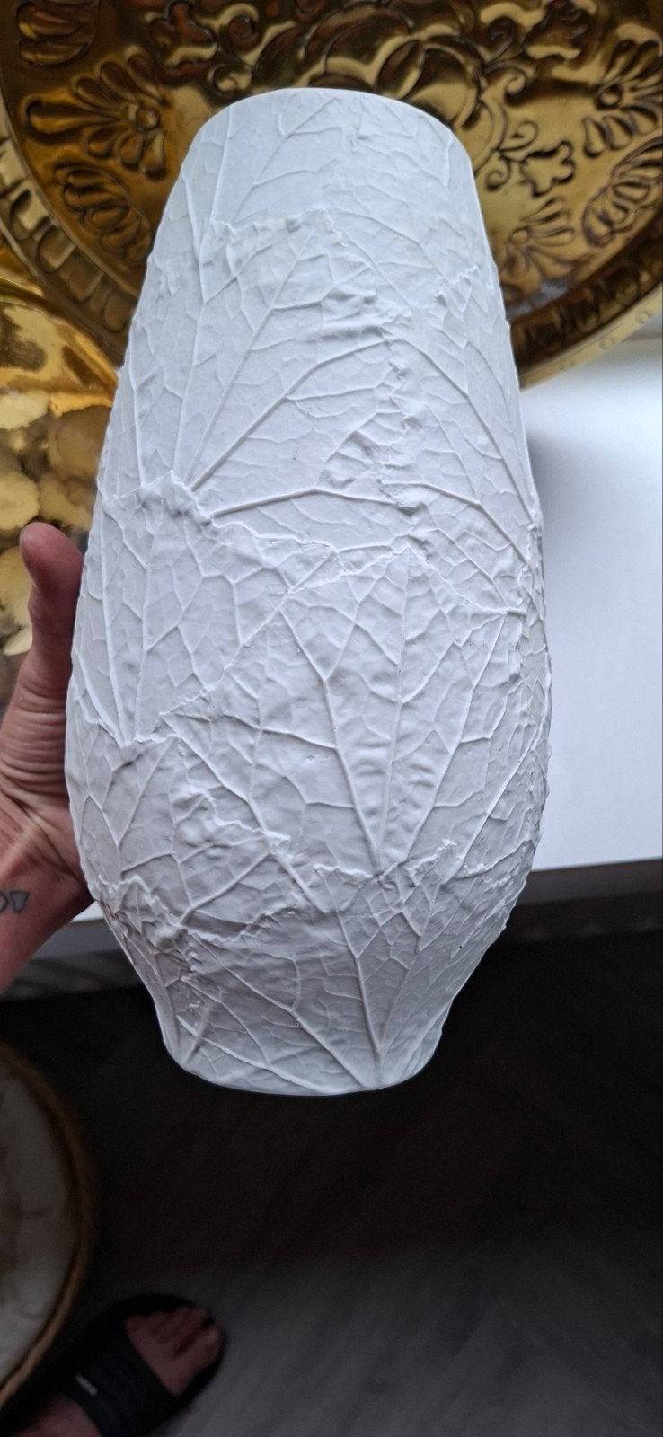vintage witte vaas met reliëf, bladnerf, Bavaria, Ophalen of Verzenden