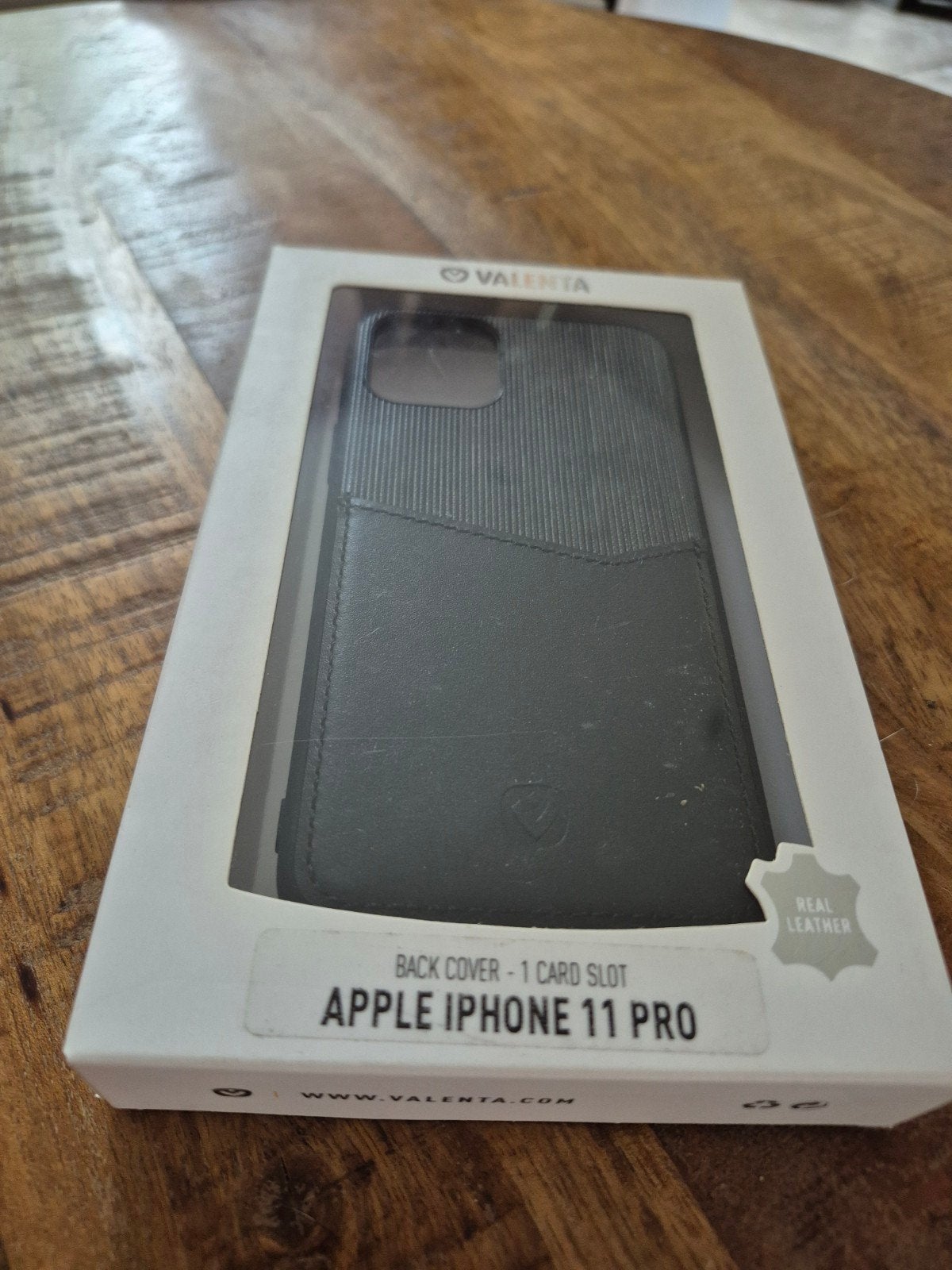Valenta Leren Back Cover iPhone 11 Pro - Nieuw in doos, Zwart, IPhone 11 Pro, Overige merken, Nieuw