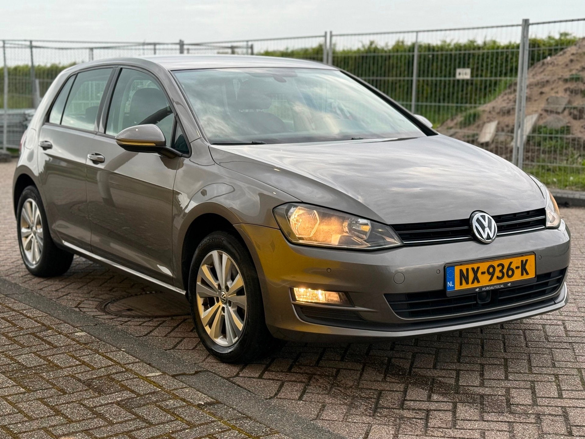 Volkswagen Golf 1.2 TSI BlueMotion ECC Airco Navi stoelverw, Voorwielaandrijving, Stof, Gebruikt, 4 cilinders