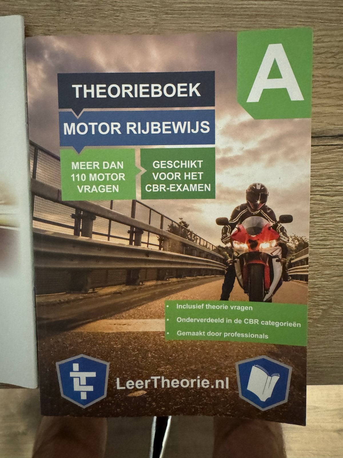 Motor theorieboek en verkeersborden overzicht, Ophalen, Zo goed als nieuw