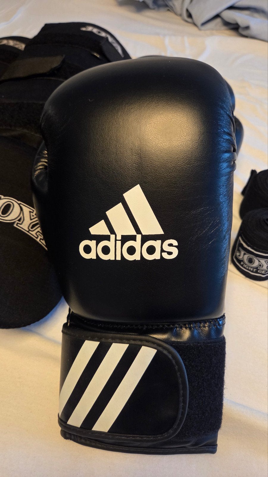 Adidas/Joya Boksset: Handschoenen, Scheenbeschermers, Wraps, Ophalen of Verzenden, Zo goed als nieuw, Overige