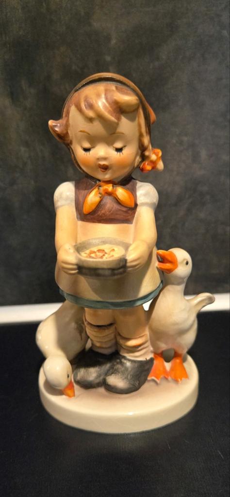 Hummel beeldje meisje met gans, Ophalen of Verzenden, Zo goed als nieuw, Hummel