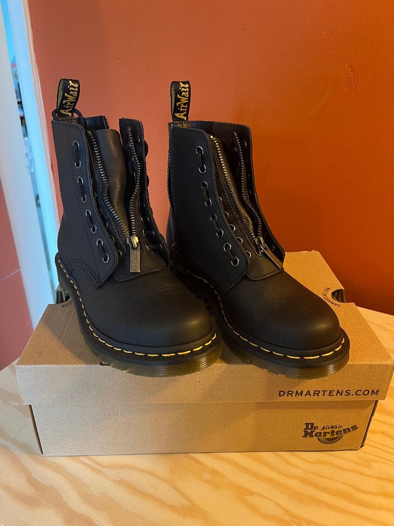 Dr. Martens • 1460 Pascal Front Zip • zwart • Maat 38, Zwart, Lage of Enkellaarzen, Nieuw, Ophalen of Verzenden