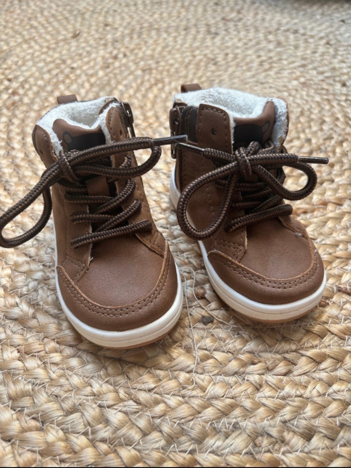 Warme bruine babyschoentjes maat 18/19, Kinderen en Baby's, Ophalen of Verzenden, Nieuw, Jongetje of Meisje, Schoentjes