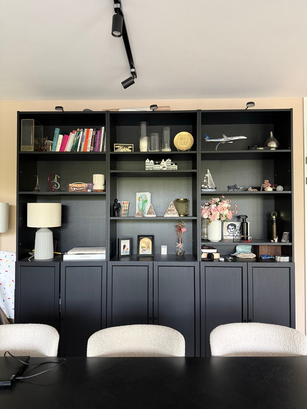 IKEA Billy Boekenkast Zwart met Oxberg deuren en opzetstukke, Huis en Inrichting, Ophalen, 200 cm of meer, 150 tot 200 cm, Zo goed als nieuw