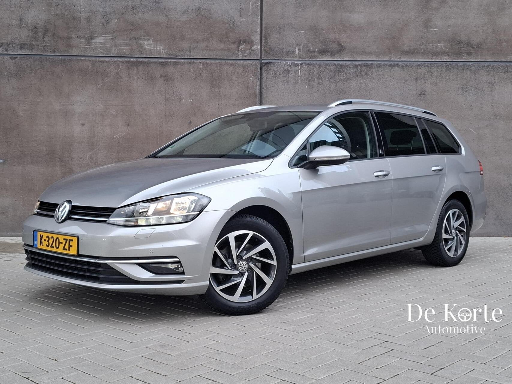 Volkswagen Golf 1.0 TSI DSG Variant 2018 | Highline | Carpla, Stof, Gebruikt, Met garantie (alle), Verwarmde buitenspiegels