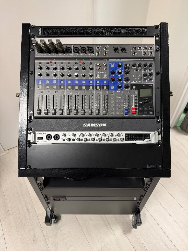 ZOOM L-12 en TASCAM SERIES 8P DYNA in Trolley, Ophalen, Zo goed als nieuw, 10 tot 20 kanalen, Microfooningang