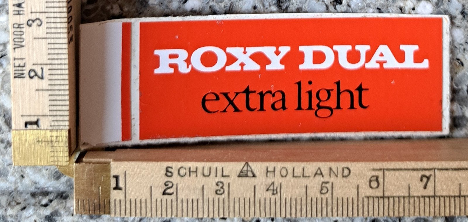 vintage sticker Roxy Dual extra light op sigarettenautomaat, Ophalen of Verzenden, Zo goed als nieuw, Merk