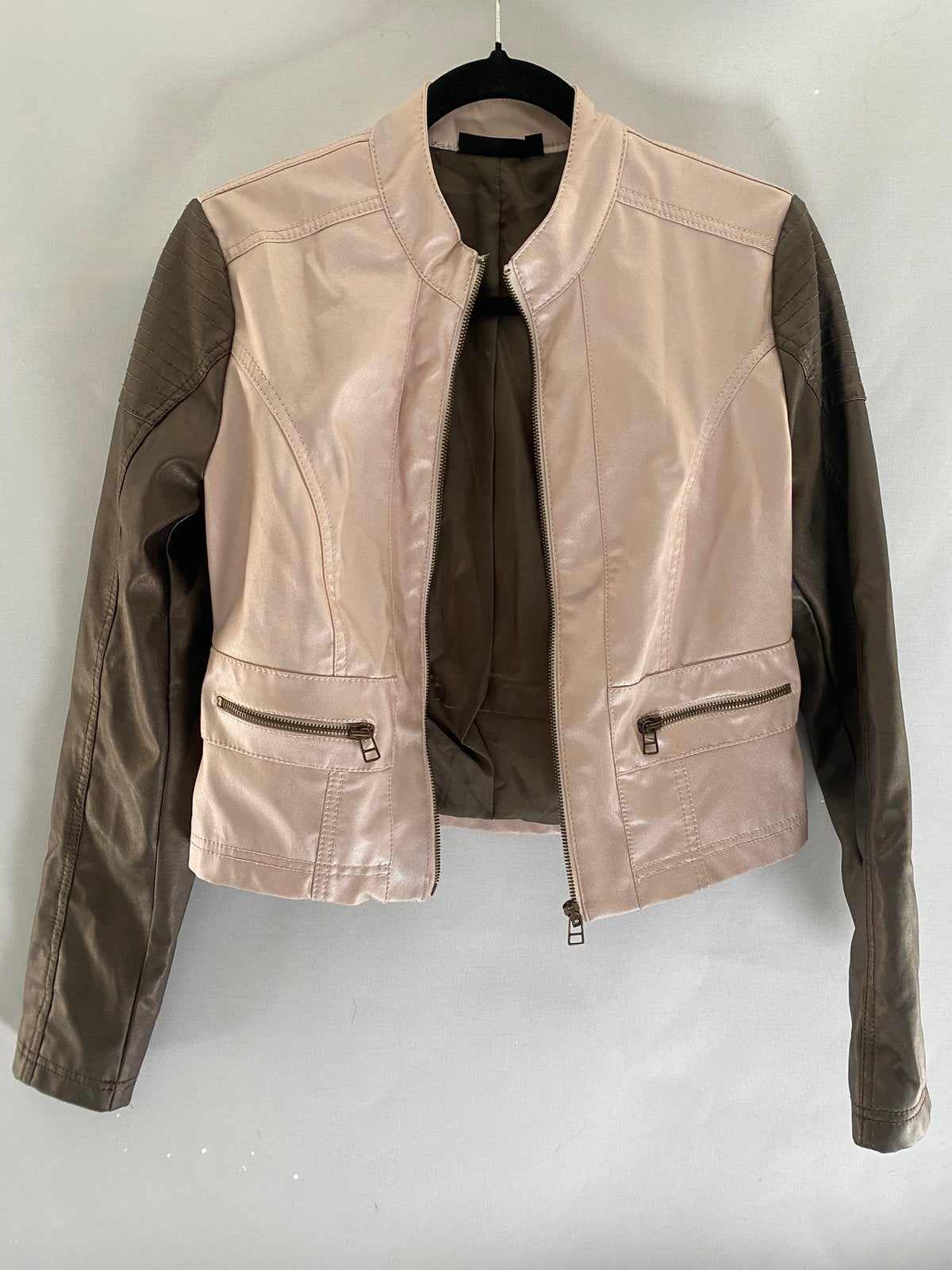 Royal Chicks faux leren biker jasje beige/taupe maat M / 38, Ophalen of Verzenden, Gedragen, Maat 38/40 (M), Beige
