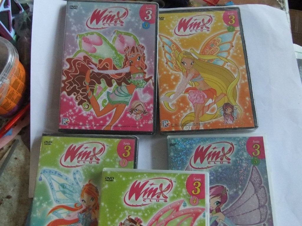 Winx club Holografische kaft SEIZOEN 3 deel 1 t/m 5, Cd's en Dvd's, Verzenden, Zo goed als nieuw, Nederlands