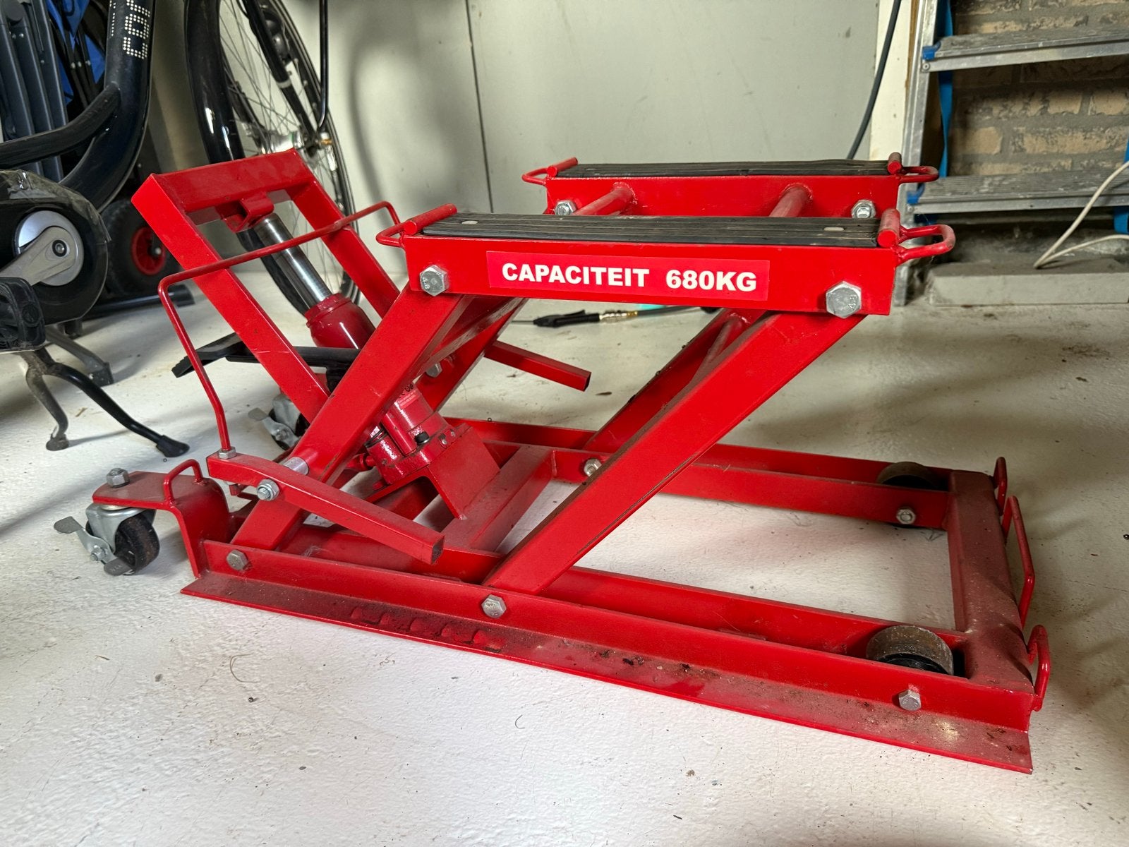 Motorfiets hefbrug 680kg - Rood, Ophalen of Verzenden, Gebruikt