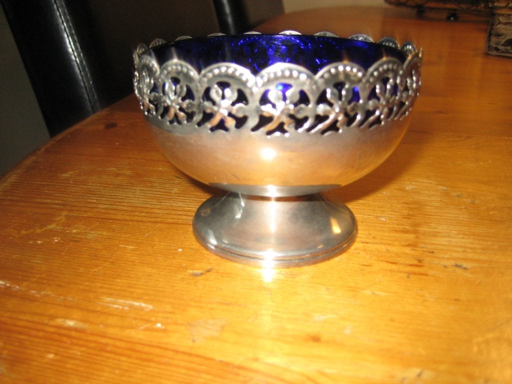 Bonbons schaaltje zilver, blauw bakje glas, 7,50, Overige materialen, Ophalen of Verzenden, Overige stijlen, Schaal of Schalen