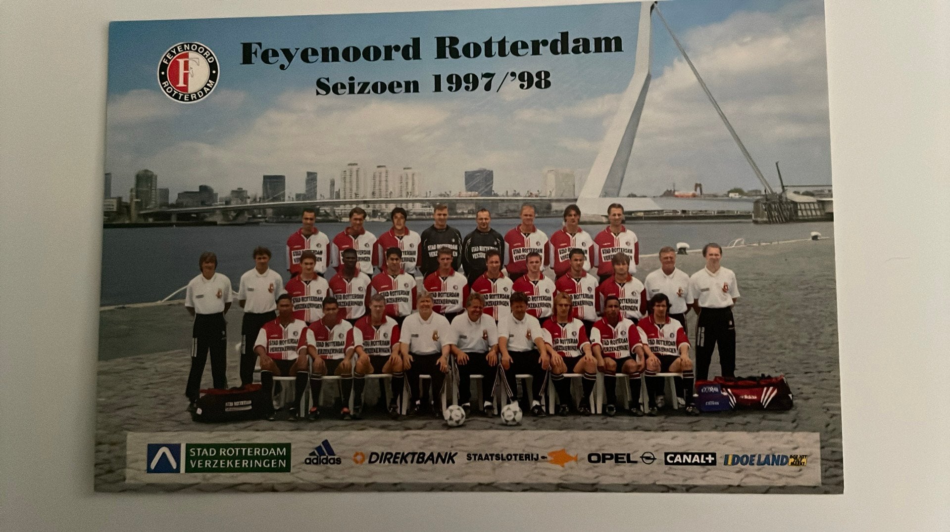 Feyenoord Elftalfoto 1997/1998 - Erasmusbrug Rotterdam, Ophalen of Verzenden, Gebruikt, Feyenoord, Poster, Plaatje of Sticker