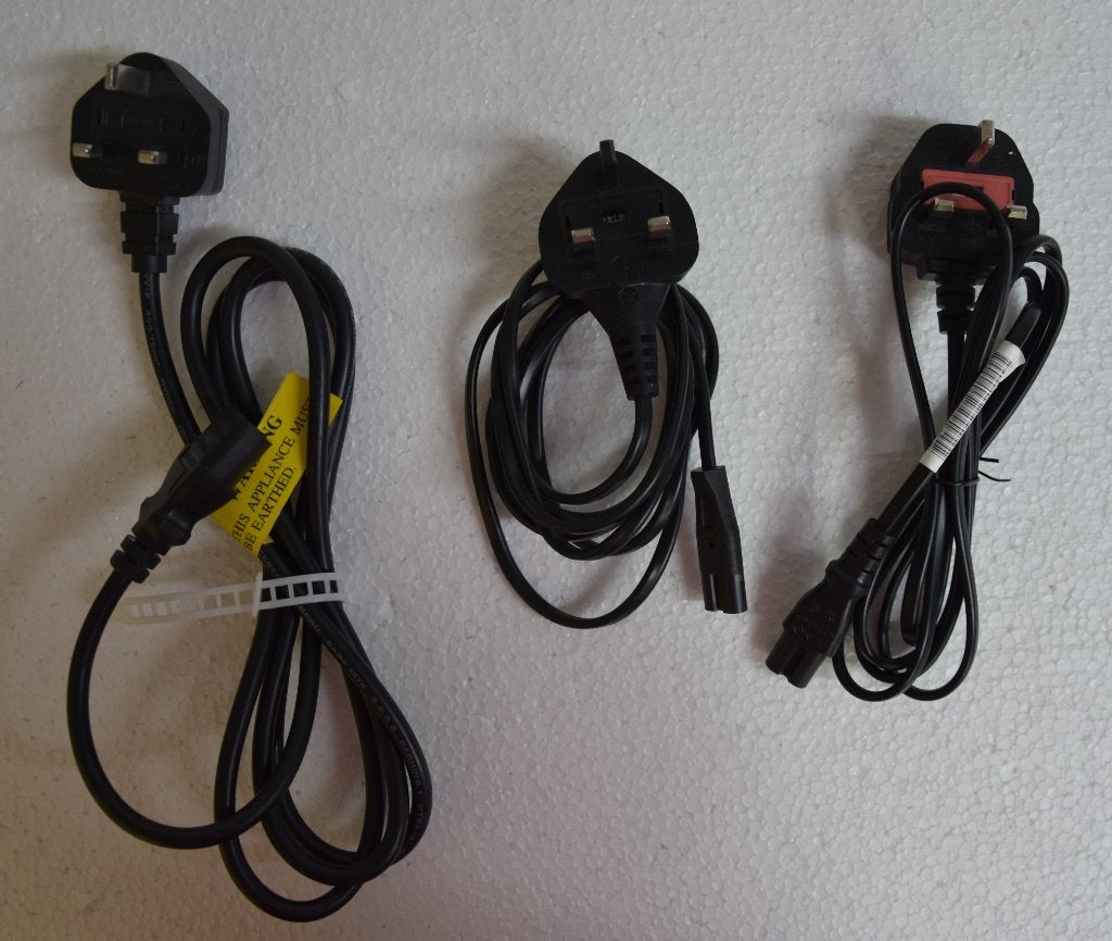 kabel 3x computer audio tv Engelse aansluiting 3 pinnen, Ophalen of Verzenden, Nieuw, Minder dan 2 meter, Overige kabels