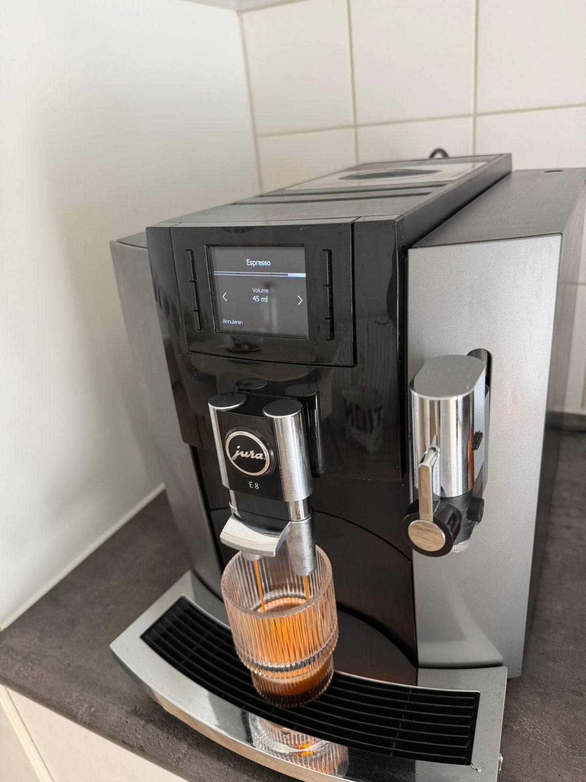 Jura e8, Ophalen, Zo goed als nieuw, Koffiemachine
