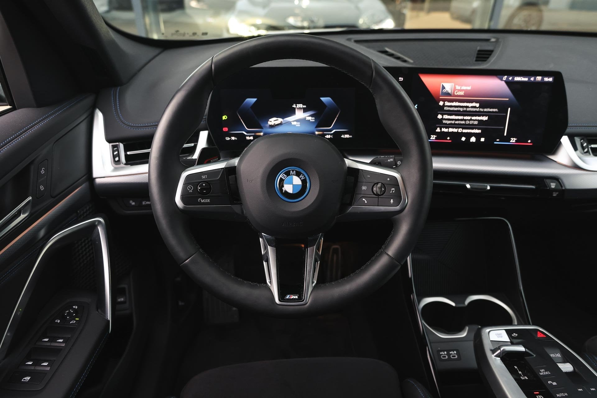 BMW iX1 eDrive20 M Sport / Sportstoelen / M Adaptief onderst, Auto's, BMW, Gebruikt, Met garantie (alle), 24 min, Origineel Nederlands
