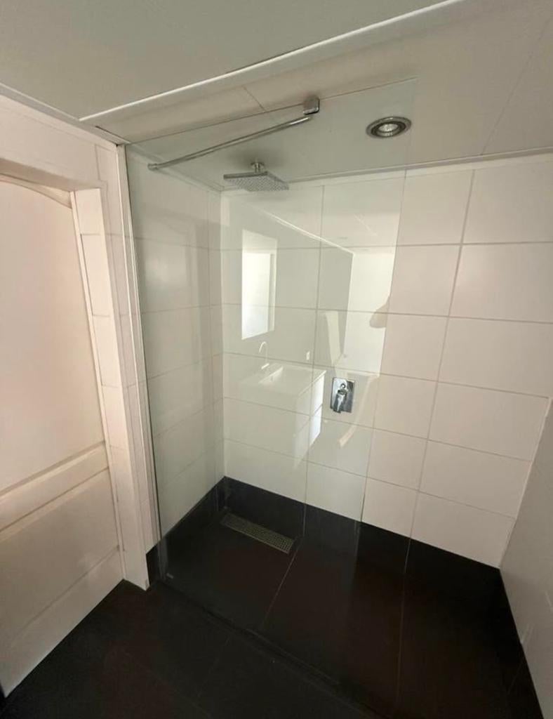 Douche wand, Ophalen