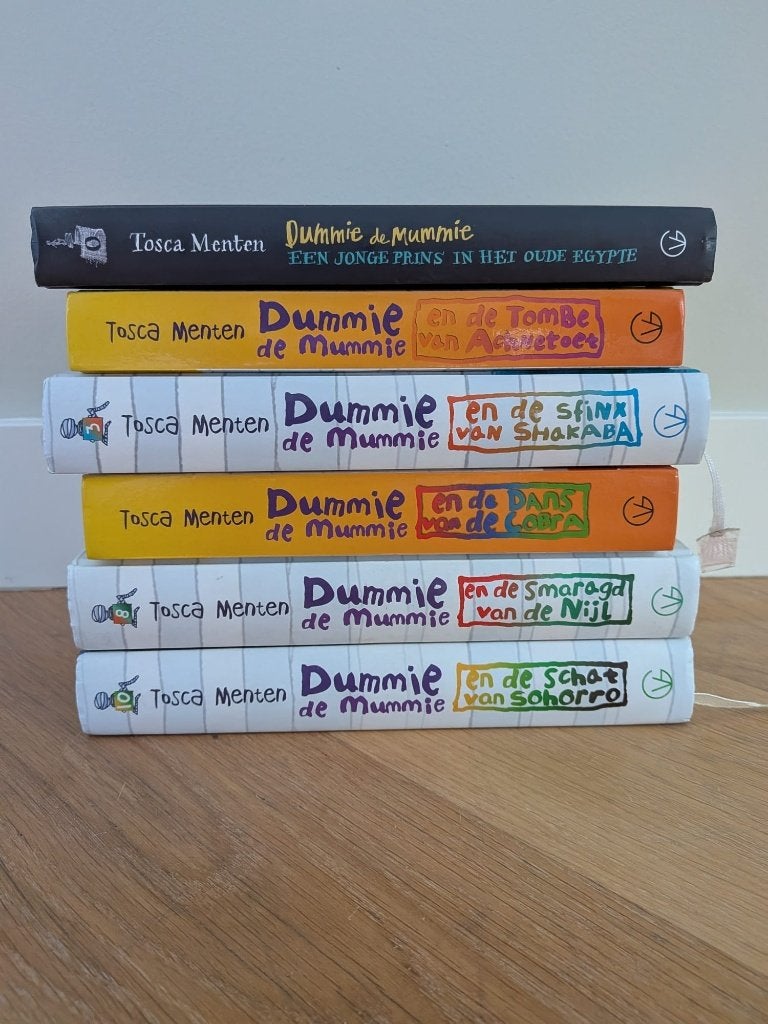 6x Dummie de Mummie boeken, Ophalen, Zo goed als nieuw, Fictie, Tosca Menten