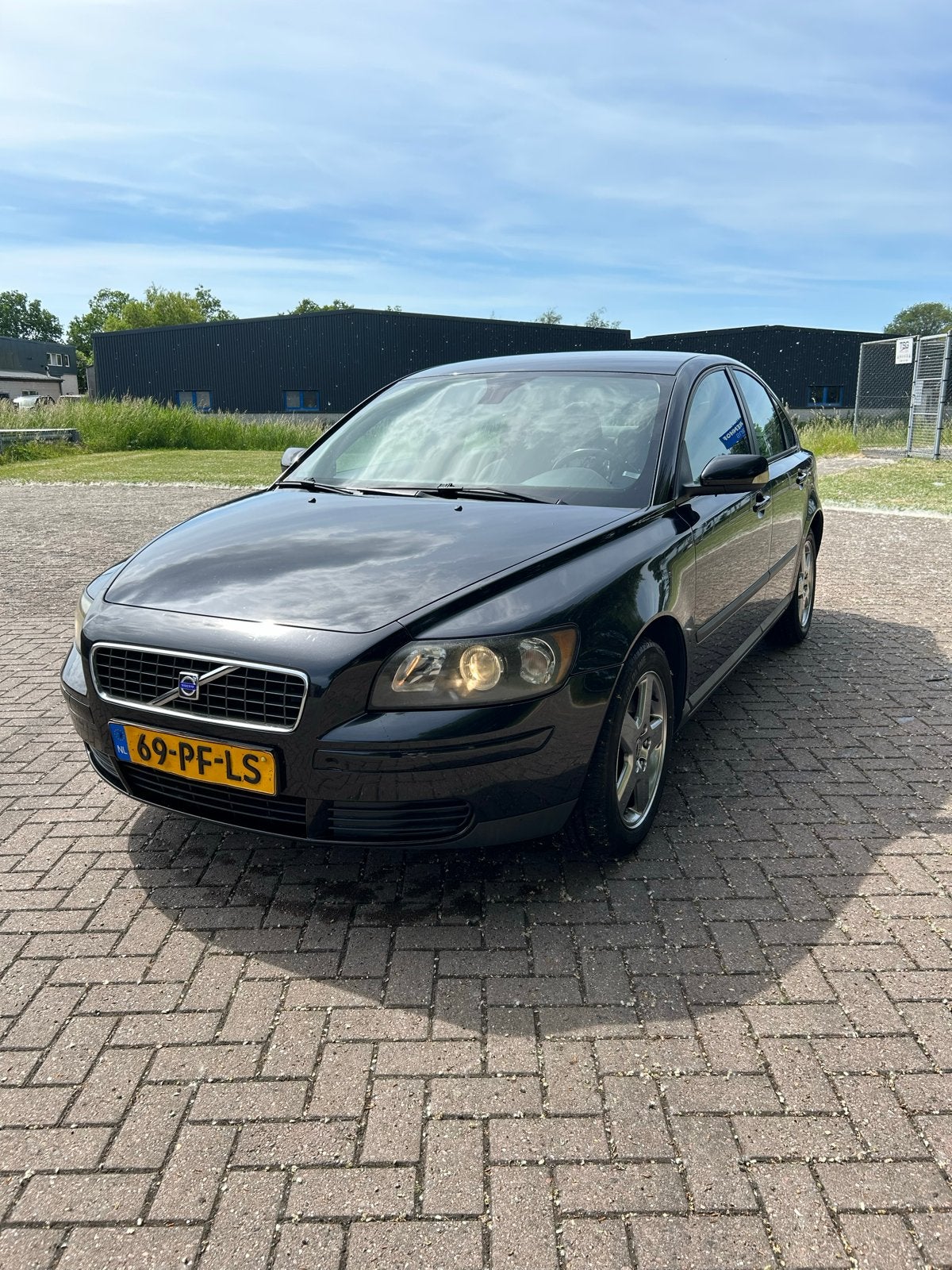 Volvo S40 2.4 I 103KW Geartronic 2004 Zwart, Auto's, 1357 kg, 700 kg, Zwart, 2435 cc