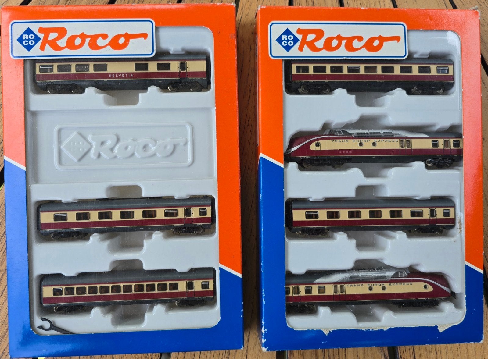Roco complete set 23005 en 23006 spoor N TEE Helvetia, Ophalen of Verzenden